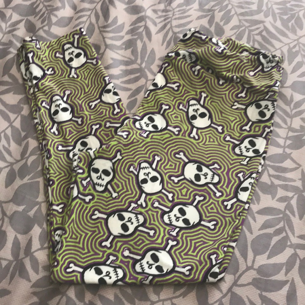 LuLaRoe Skull Patterned Leggings - Green and Purple